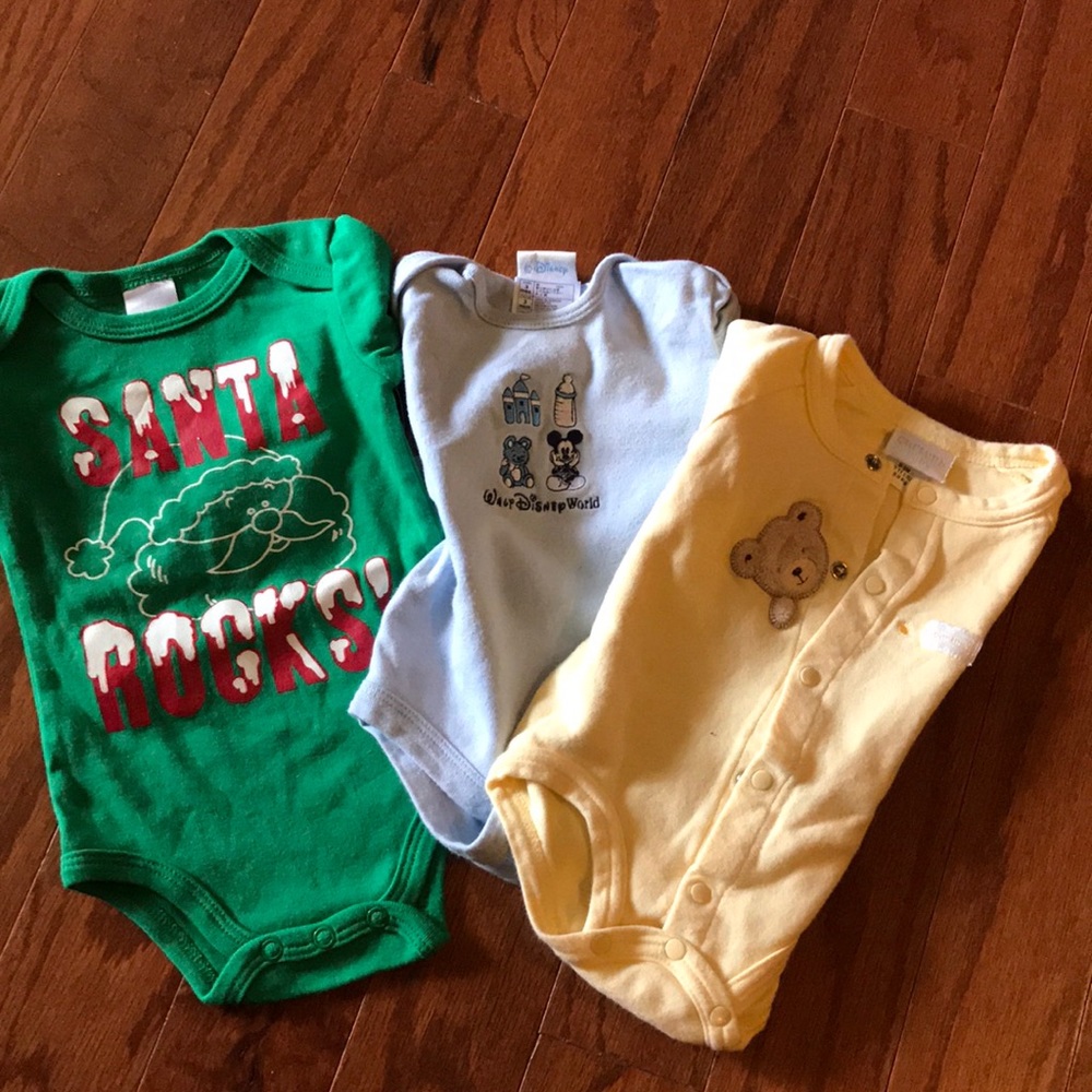 Onesie bundle.😀.  Size 0-3 months